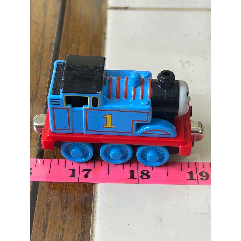 Thomas & Friends Take-Along Thomas Die-Cast Metal Magnetic Train Engine 2008